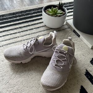 Nike Women's Lilac & Gray Sneakers